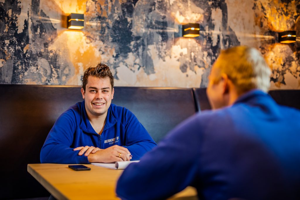 Aan het werk bij 